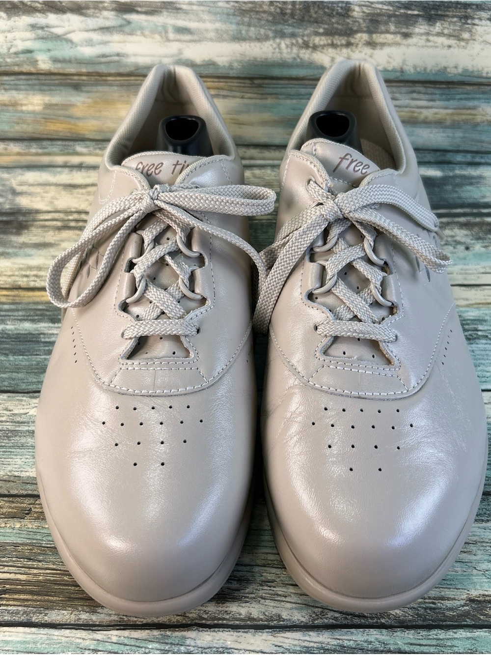 SAS Free Time Walking Shoe Womens Size 10WW Beige Leather Comfort Casual Sneaker